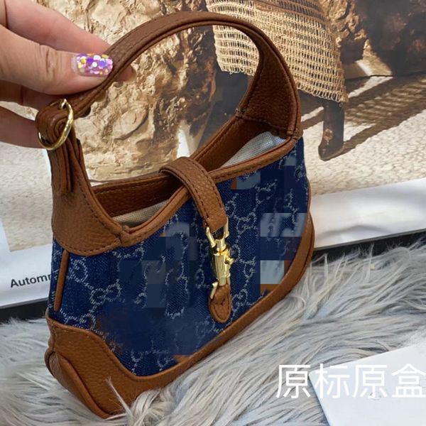 

new high version of underarm bag storage bags