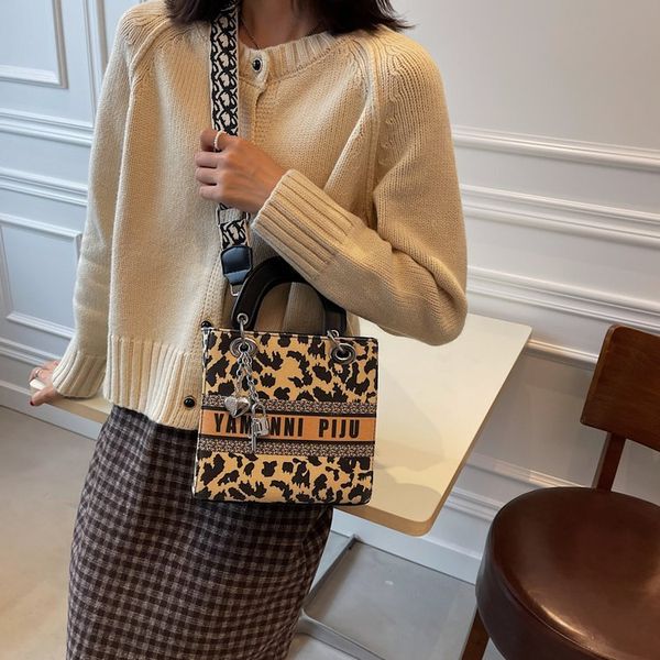 

design purse women's bag new fashion letter printed princess large capacity portable messenger single shoulder small