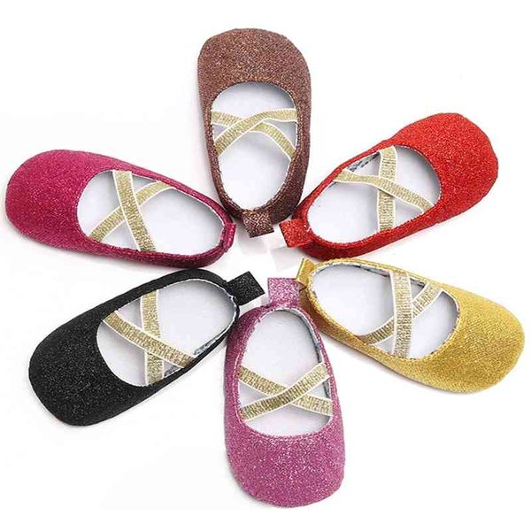 

new shiny soft soled dance new sales of children's shoes with non slip soles