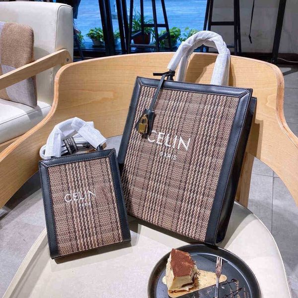 

designer luxury bag design hand hands womencanvas triumphal arch color matching vertical one shoulder portable small loc women's leathe, Red;black