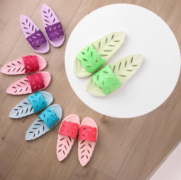 

summer men and women bathroom slippers personality leaf shape leaking indoor home sandals plastic couple, Black