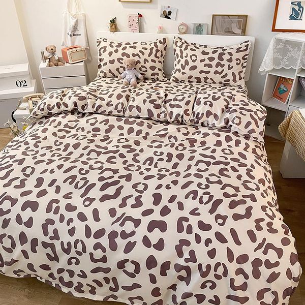 

bedding sets fashion simple style leopard bed flat sheet pillowcase & duvet cover set nordic