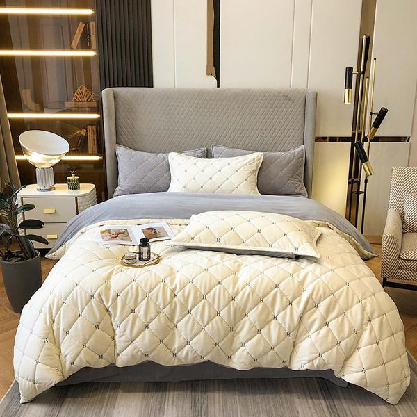 Conjuntos de roupa de luxo Super Soft Inverno de Inverno Veludo Lã Quilted Bordado Conjunto de Quilt / Duveta Cover Colcha Cama Rosinho de Linho Fronhas