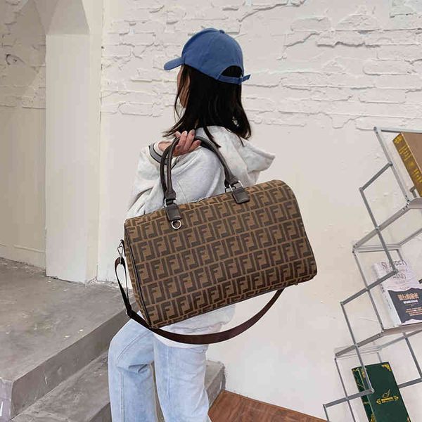 

new printed letter portable travel bag women's large capacity fitness leisure sports fitness yoga bag bags