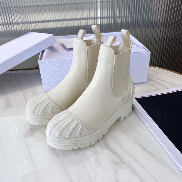 

women genuine leather fashion ankle boots designer brand winter short ladies luxury sheepskin lining flat shoes 2021, Black