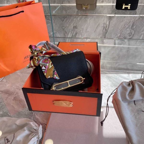 

designer luxury bag design hand [folding box]2021 new piggy nose messenger leisure retro fashion versatile calf women's leather handbag