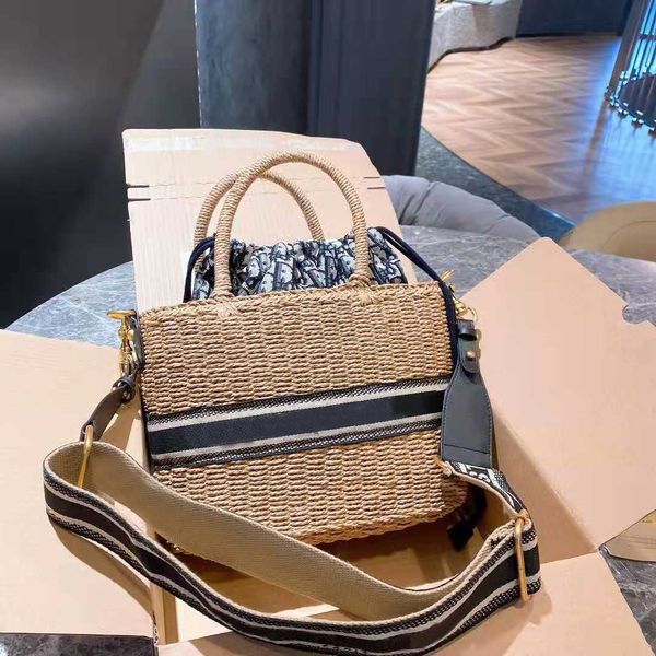 

straw women hand bags luxury designer purses handbags fashion wild embroidery letters large capacity ladies vacation crossbody clutch