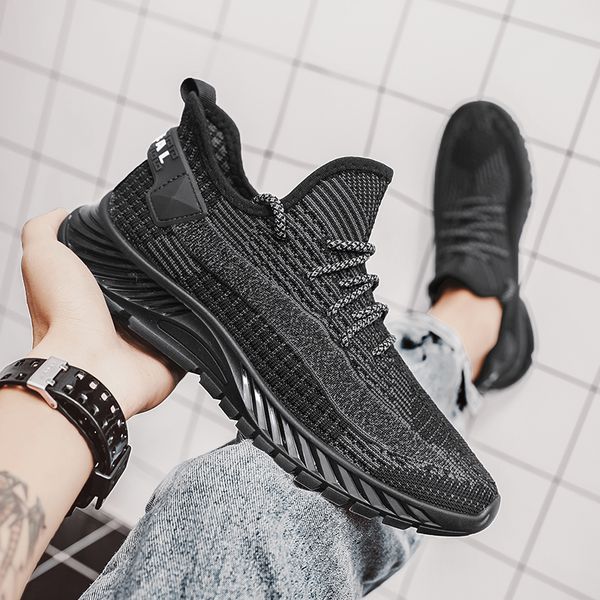 

2021 classic comfortable running shoes for mens breathable men's athletic shoes fly weave jogging shoe lightweight fashion black white