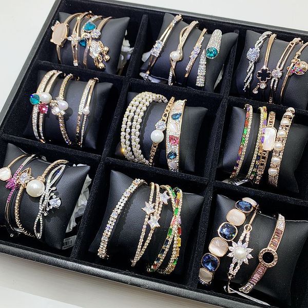 

wholesale ultra flash czech diamond micro inlaid zircon bangle bracelets korean version real gold color plating pearl fritillary gem bracele, Black