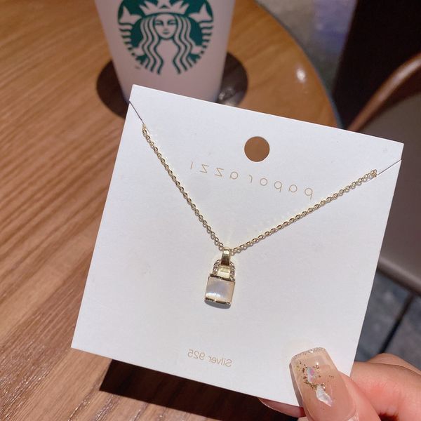 

korean simple micro inlaid rhinestone shell small lock necklace, women's light luxury, niche temperament pendant, clavicle chain jewelr, Black