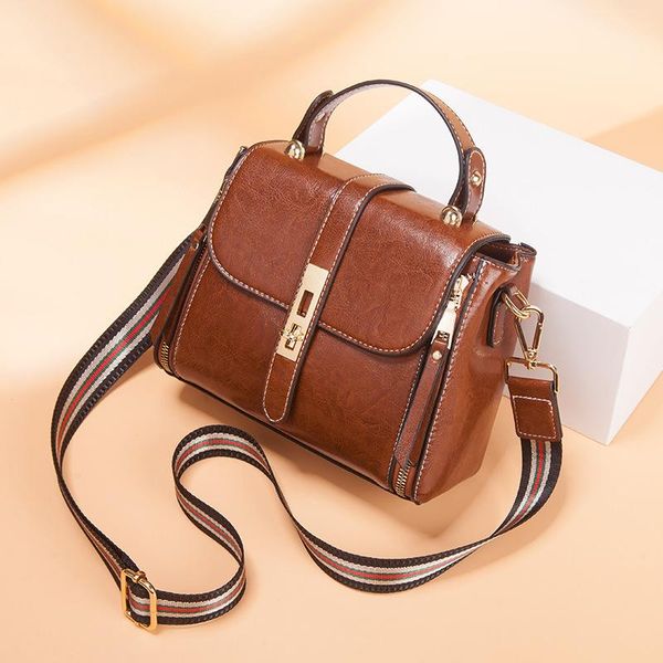 

solid color one shoulder messenger bag handbag women summer retro fashion large-capacity oil wax leather lock small square bags