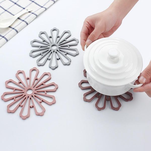 

table runner creative silicone insulated mat anti-scalding heat-resistant household hollow sand pot saucer bowl cup cushion