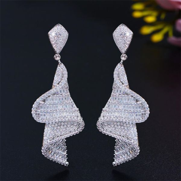 Luxo Jóias Dangle Brincos Handmade Sparkling 925 Sterling Prata Full Princesa Corte Branco Topázio CZ Diamante Gemstones Mulheres Partido Parafuso Borla Borlas Presente