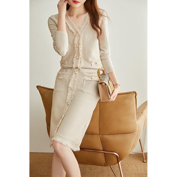 

two piece dress qiu dong temperament socialite knitting two-piece autumn wind brim minus age paragraph small sweet leisure suit skirt, White