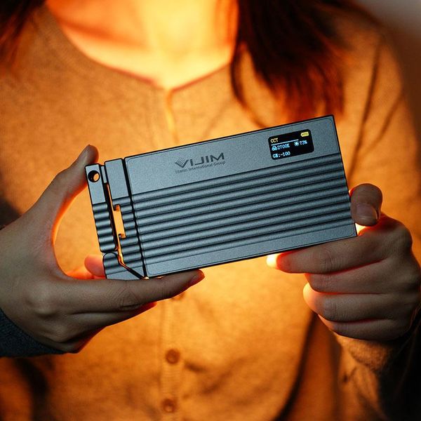 

ulanzi vijim r70 metal rgb led video light with adjustable bracket mount dslr slr camera 2700-8500k 5000mah pd fast charge flash heads