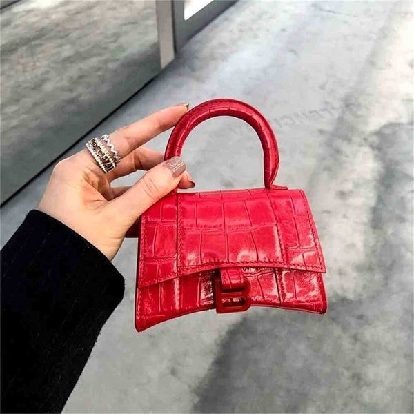 

women luxurys designers bags 2021 shop purchase early spring leather trend mini hourglass button designer handbag handbags totes crossbody b