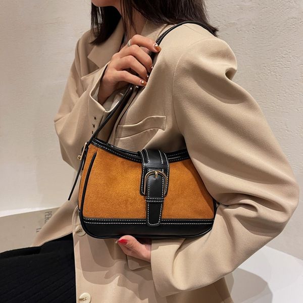 

autumn winter 2021 new female ins minority messenger versatile one shoulder armpit bag high sense
