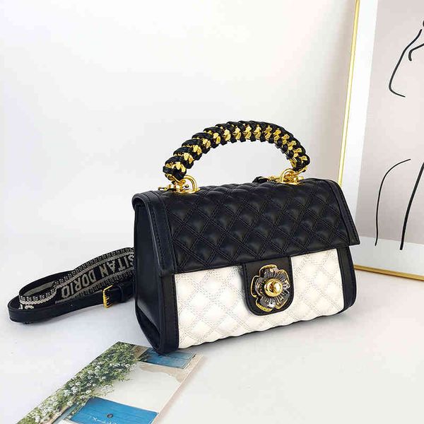 

2022 factory wholesale new summer camellia flower lock lingge single shoulder messenger damp metal chain handbag female
