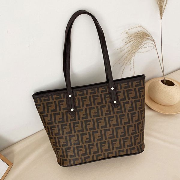 

high capacity tote bag 2021 new fashion pu women's foreign style portable single shoulder diagonal armpit bag