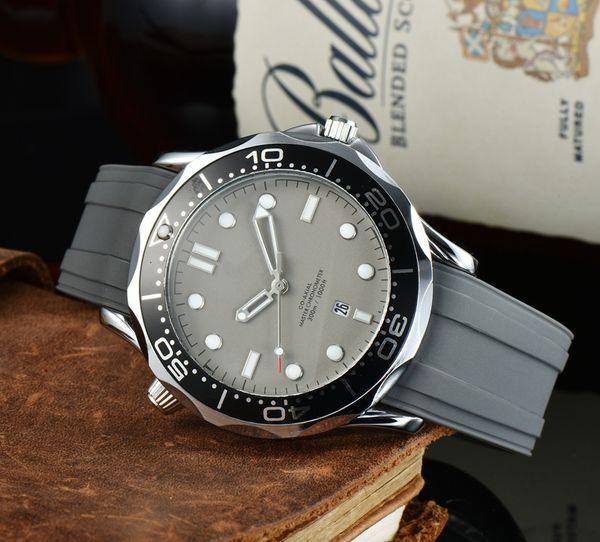 

2021 new style three stitches luxury mens watches quartz watch brand designer clock rubber belt men fashion accessories holiday gifts two, Slivery;brown
