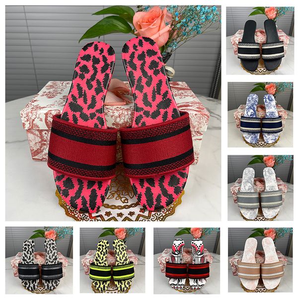 

2022 luxury spring and autumn new embroidered letters beach flat cotton slipper black fabric word sandals