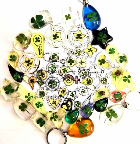 

50 pcs vogue real mixed four leaf clover mixed style keychain, Slivery;golden