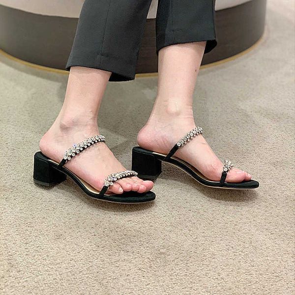 

2021 summer one line diamond with thick round head high slippers for women to wear french middle heel sandals, Black