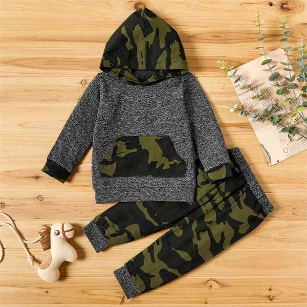 2 peças bebê / criança menino camuflagem hoodie e coloreblock calças para crianças conjuntos de roupas 210528