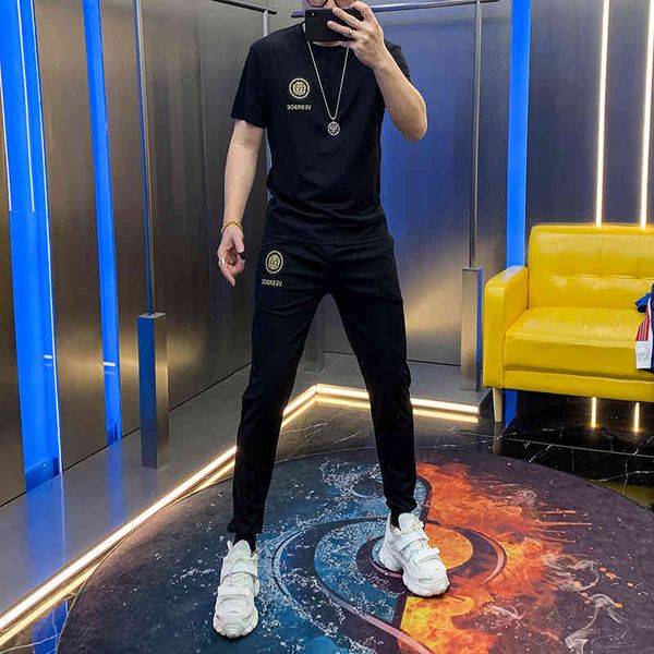 

hoodies korean trend beautiful lion embroidered red half of two pieces, Black