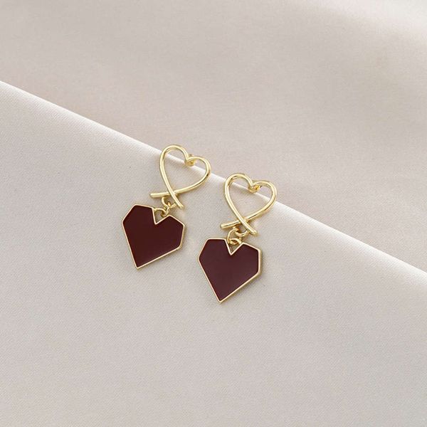 

the same new 2021 tiktok, pearl earrings, etc., Black