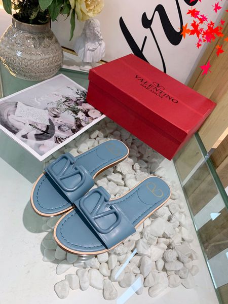 

2021 designer luxurys slippers women sandals fashion beach shoes flip flops flat non-slip classical hole slipper with box size 35-41 -g0584, Black