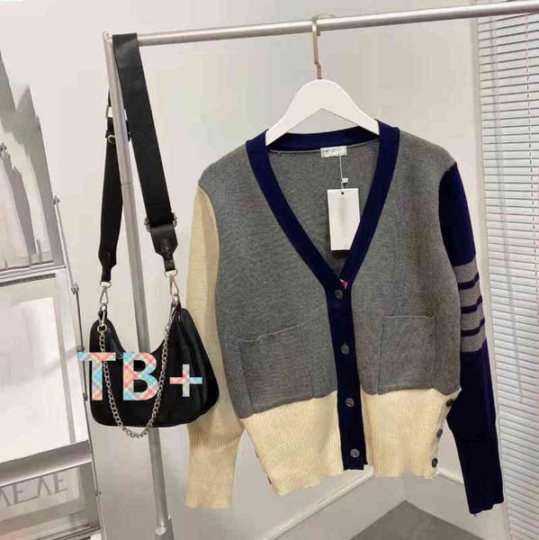 

2022 factory wholesale new tb sweater v-neck cardigan couple casual loose long sleeve buckle four bar splicing coat, Black;gray