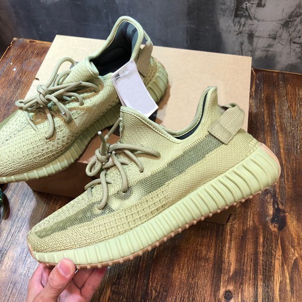

2022 designer low cut running shoes mens womens sneakers reflective fluorescent mesh eyes europe america asia breathable luxury trainers siz