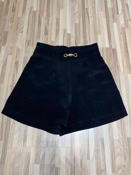 

women's shorts 2021 women fashion loose high-waisted silk with gold buckle at waist 0705, White;black