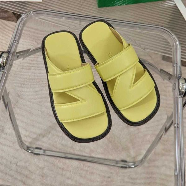 

2021 summer new women's flip flops leather wear cross sandals beach shoes ss, Black