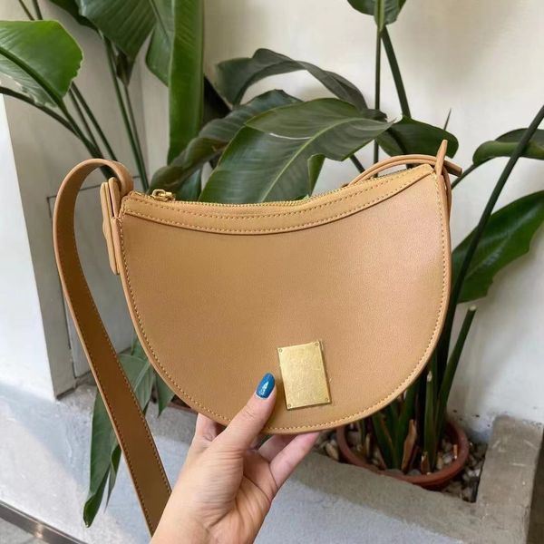 

70% off design hand 2021 summer new simple commuting one shoulder half moon saddle women's bag o4yx, Red;black