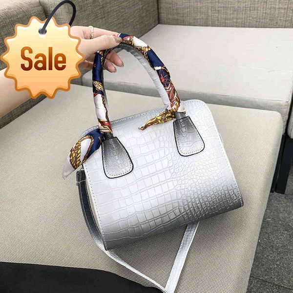 

women's bag summer 2021 new trend fashion leisure hand-held messenger single shoulder princess killer