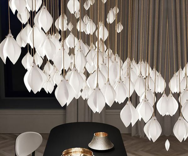 Personalità creativa postmoderna, luce minimalista, piccolo lampadario di lusso, lampada decorativa da comodino, singolo petalo in ceramica