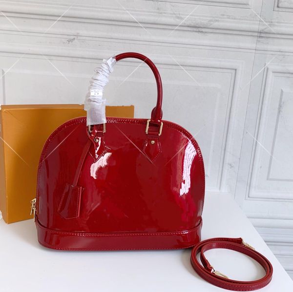 

classic design avant-garde modern tote bag miroir shell bags enamelled lettering printed handbag ladylike leather shoulder package