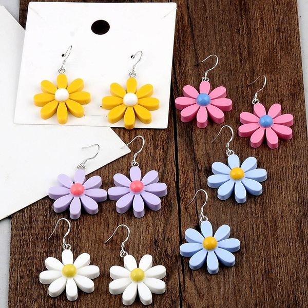 Nette kleine Blumen Charme Ohrringe für Frauen Süße Koreanische Harz Gänseblümchen Sonnenblume Weibliche Persönlichkeit Tropfen Ohrringe Schmuck Großhandel