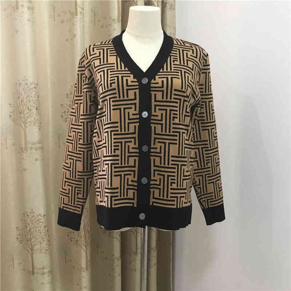 

2022 factory wholesale new star same style autumn and winter fashion maze pattern long sleeved sweater cardigan jacket women 6bv8, White;black