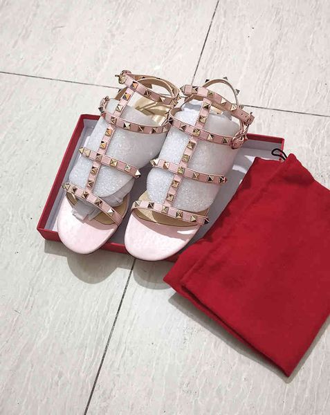 

rivets sandals luxury woman rubber low heel for leather with box dust bag, Black