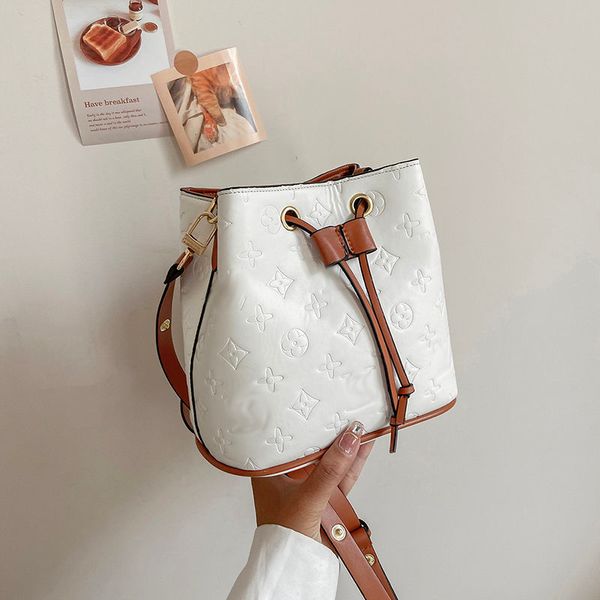 

daily bag womens 2021 new large capacity shoulder bag cross body bucket bag fashion drawstring presbyopic vegetable basket contrast color wo