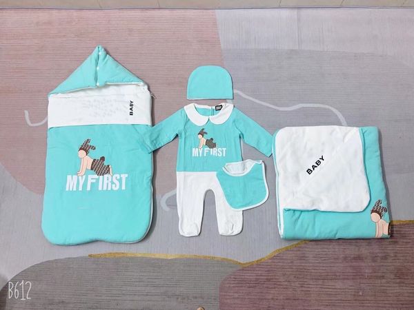 Младенческий ползунок набор новорожденных мальчиков для девочек для девочек одежда с длинным рукавом ползунки + Bib + шляпа детские комбинезоны одеяло и детка