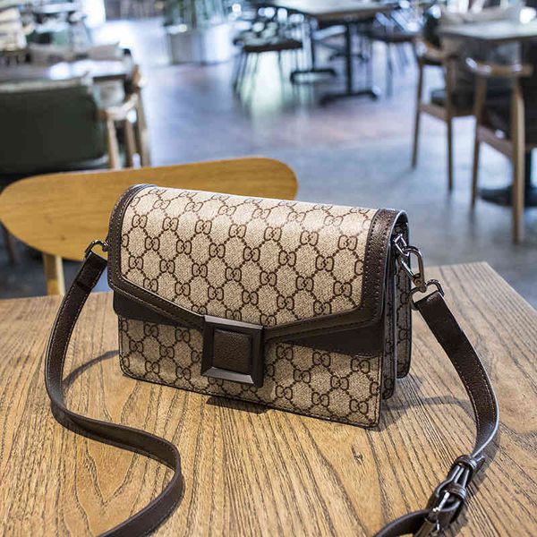 

2022 new factory wholesale leather women's magnetic buckle letter cover small square versatile single shoulder diagonal