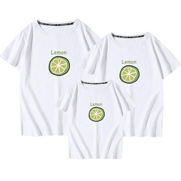 Aile Görünüş Eşleştirme Kıyafetler T-shirt Giyim Anne Baba Oğul Kızı Çocuklar Bebek Yaz Limon Baskı 210521