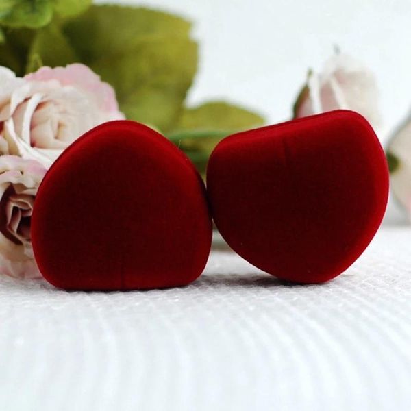 Malas de jóias, sacos 1 pcs romântico veludo aniversário de aniversário casamento caixa de anel de casamento luxo coração vermelho em forma de presente dos namorados