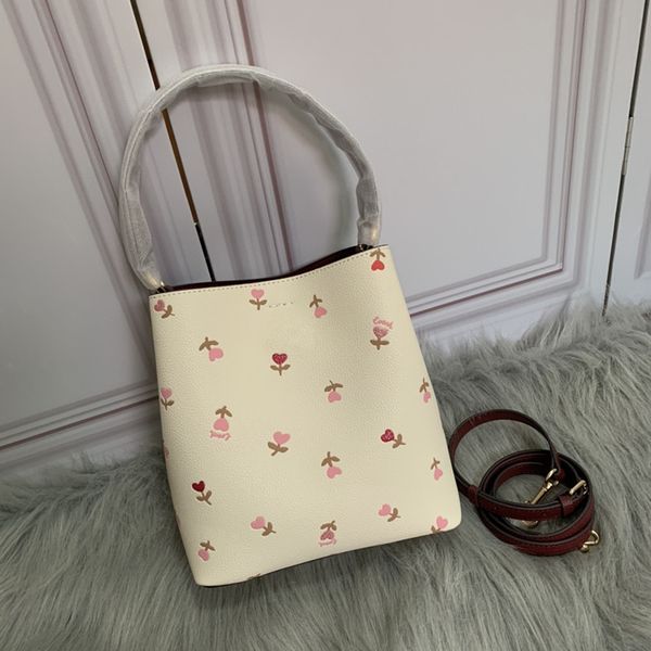 

brand cute fresh women girl bucket bag luxury design handbags genuine leather totes fashion printed heart shoulder bags crossbody, Black;red