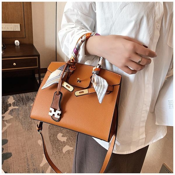 

dt106817 fashion hand large capacity messenger bag