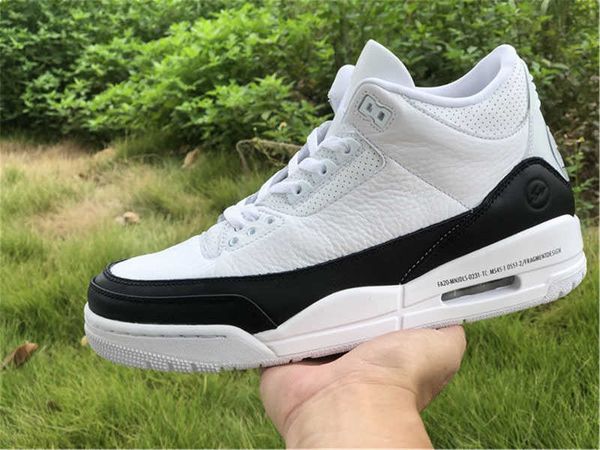 

2021 released authentic fragment design 3 sp white black men outdoor shoes sports sneakers with original box da3595-100, White;red